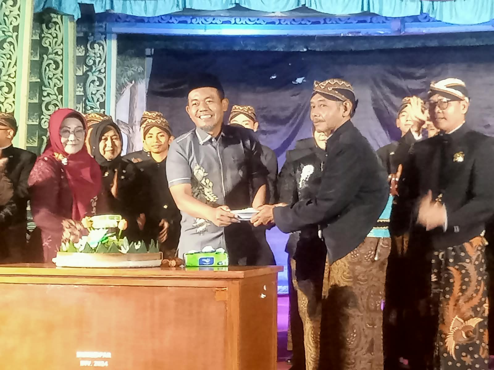 Hadiri HUT Keempat Perkumpulan Pranoto Acara, Riyono Caping Siap Biayai Pendidikan MC di Magetan