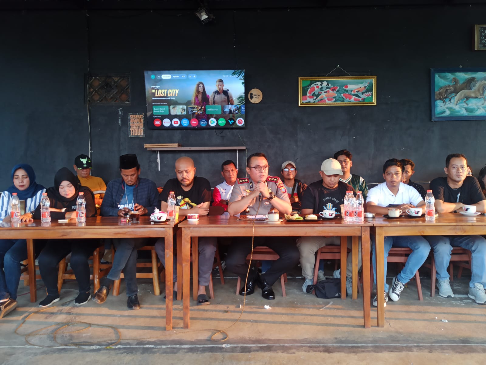 Piramida Bersama Insan Pers, Kapolres Magetan AKBP Bagas Sancoyoning Aji Ajak Media Bersinergi   (Ngopi Bareng Media) bersama insan pers di Kabupaten Magetan